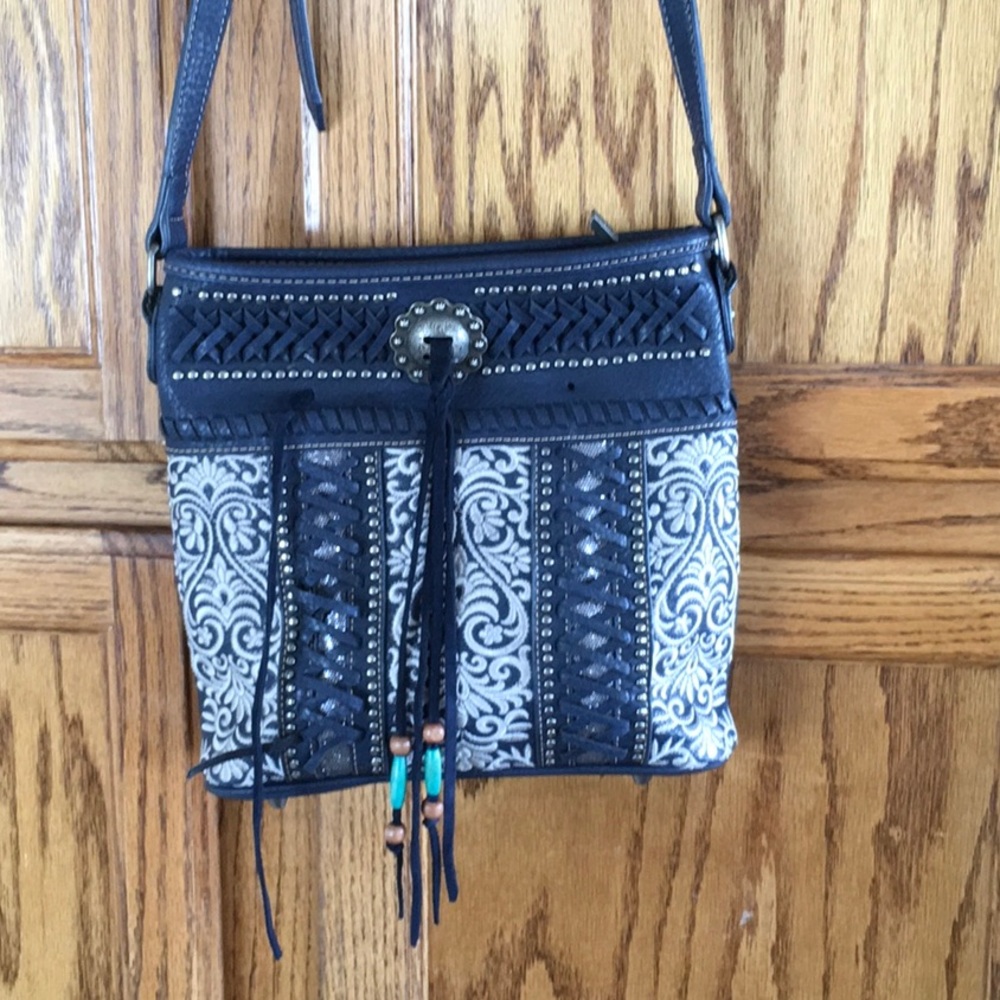 Montana west shoulder bag.